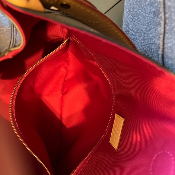 Authentic Graceful MM - Picture 8 of 10